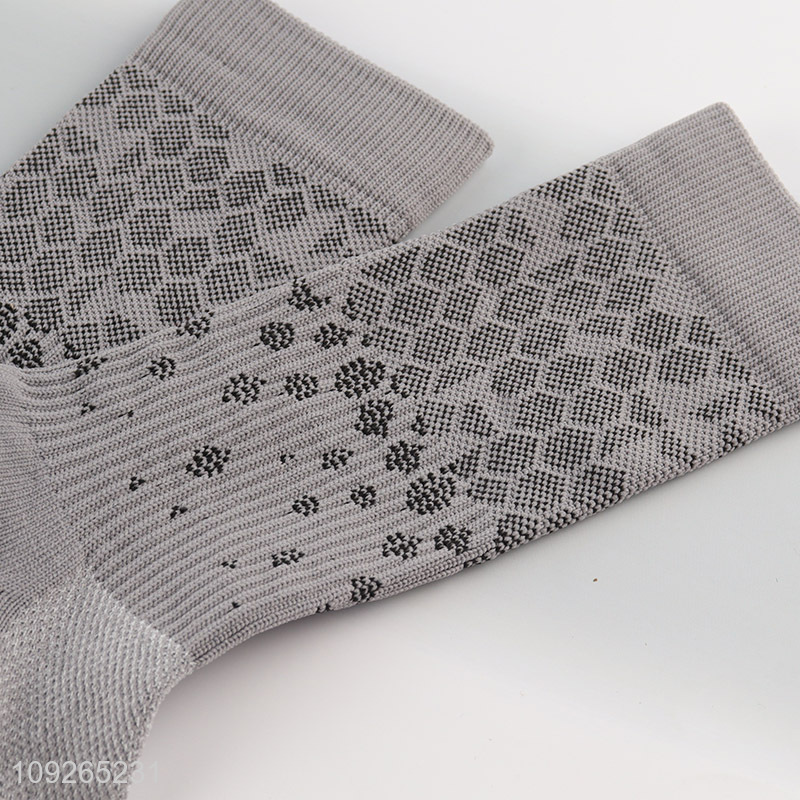 Factory Supply Men's Soccer Socks Non-Slip Grip Socks for Basketball Football