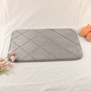 New Arrival Flannel Bath Mat Embossed Non-Slip Flannel Bathroom Rug Mat