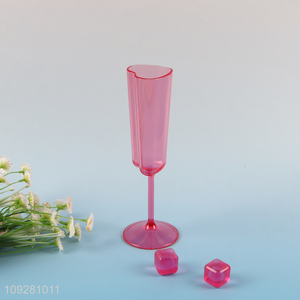 Online wholesale heart shape champagne glasses goblet glasses