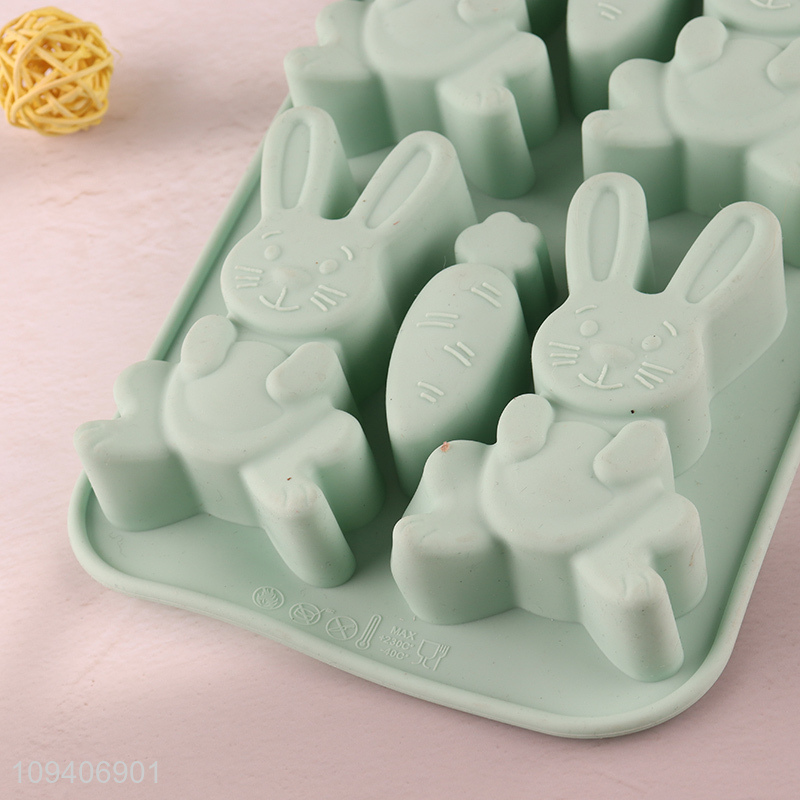Top selling cartoon rabbit silicone cake mold